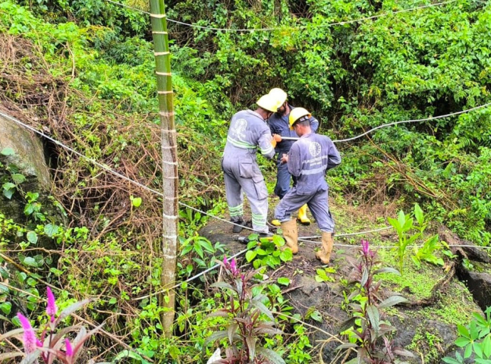 දිවයින පුරා විදුලිය බිදවැටීම් කඩිනමින් යථා තත්වයට පත් කරනවා - විදුලිබල අමාත්‍ය 
